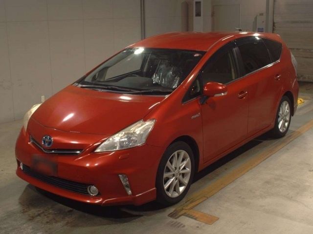 4331 Toyota Prius alpha ZVW41W 2012 г. (TAA Kyushu)